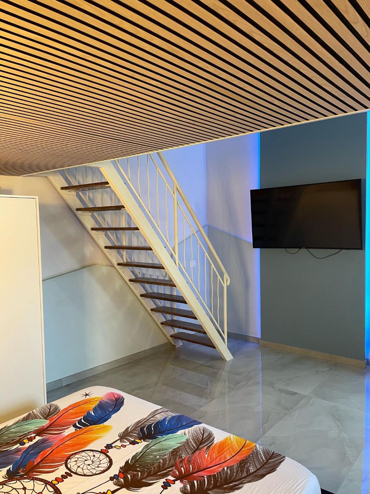 Charm E Chic Apartment เนเปิลส์ ภายนอก รูปภาพ